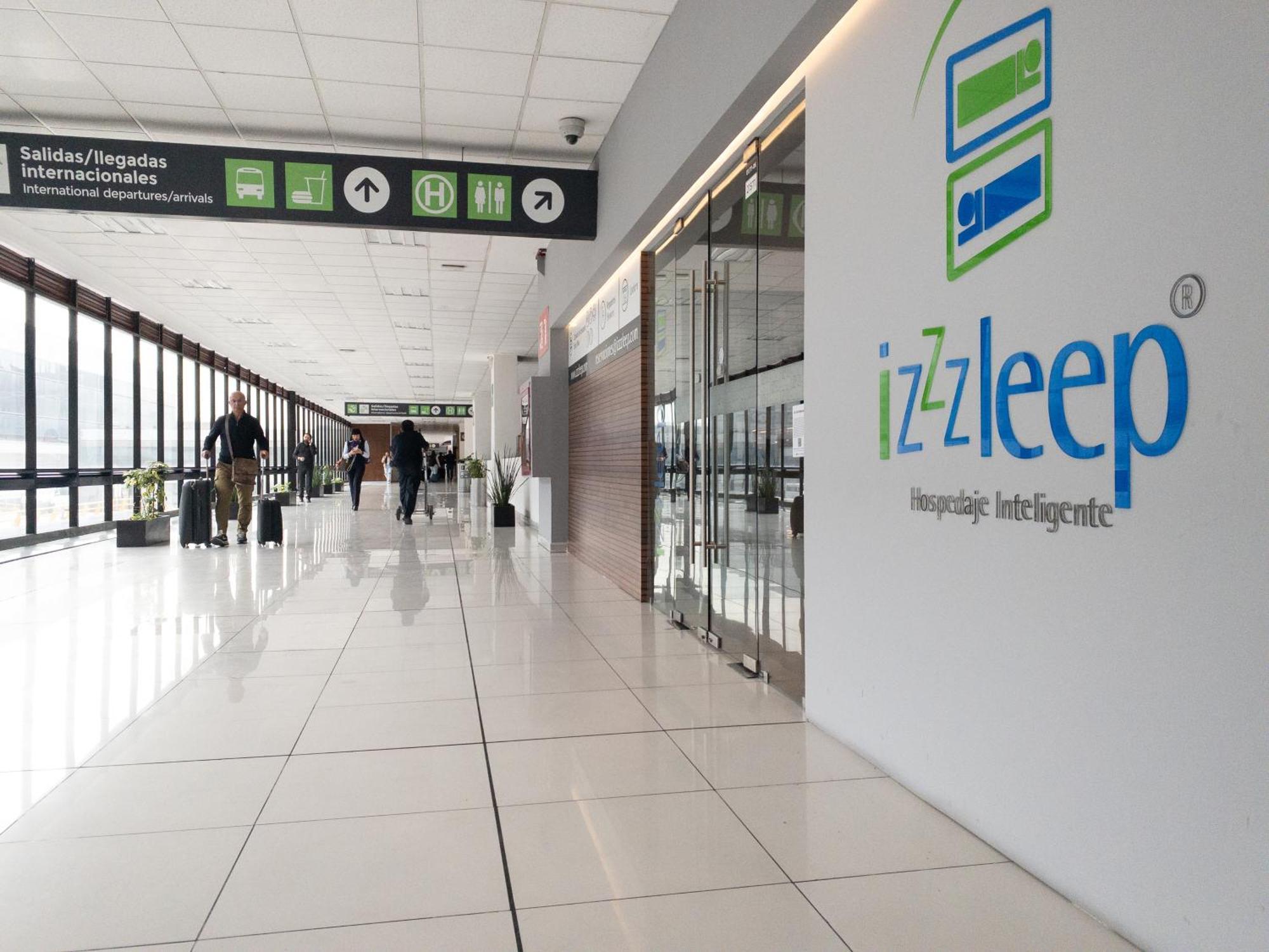 Izzzleep Aeropuerto Terminal 1 Hotell Mexico by Eksteriør bilde